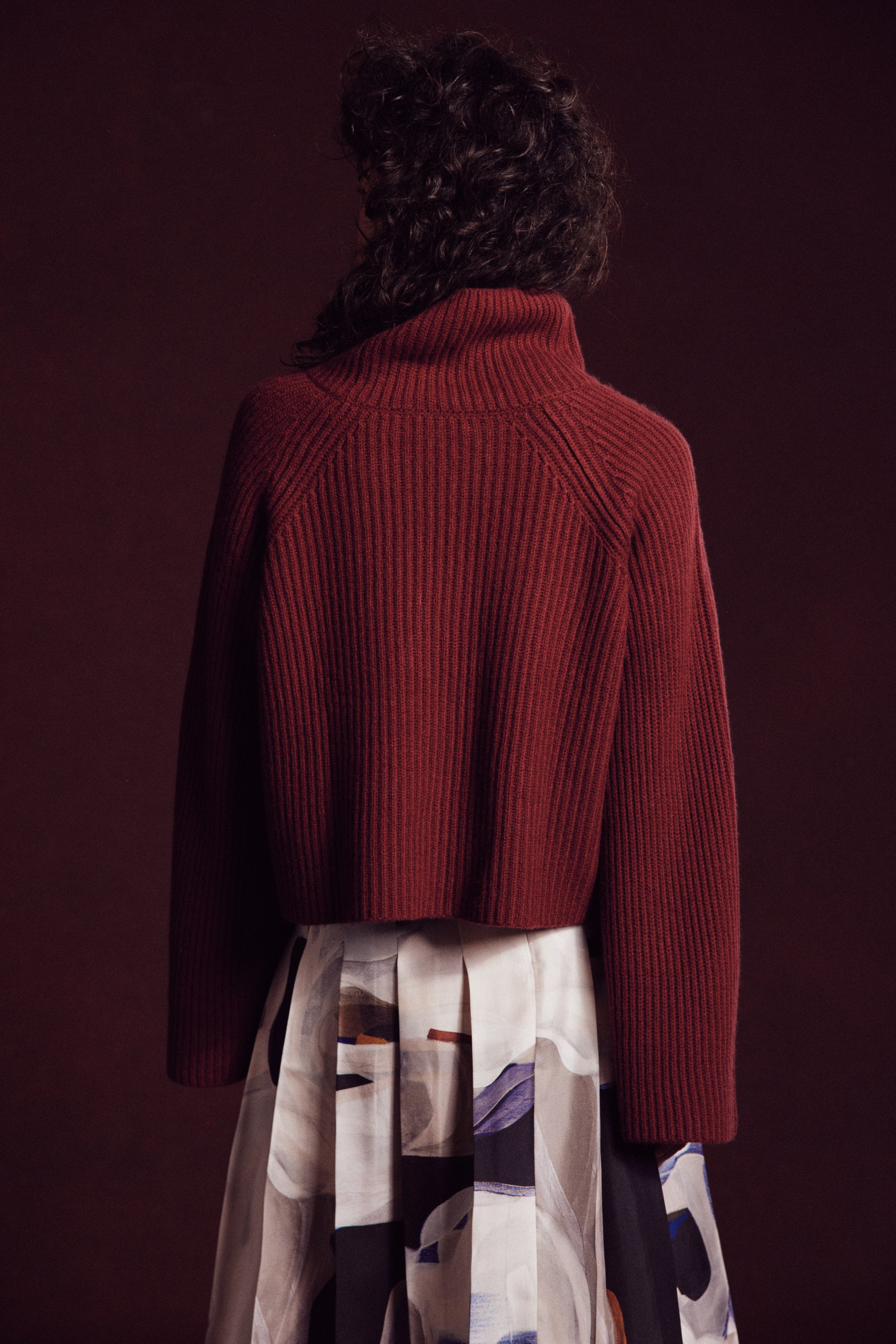 THE CAITLIN SWEATER in bordeaux