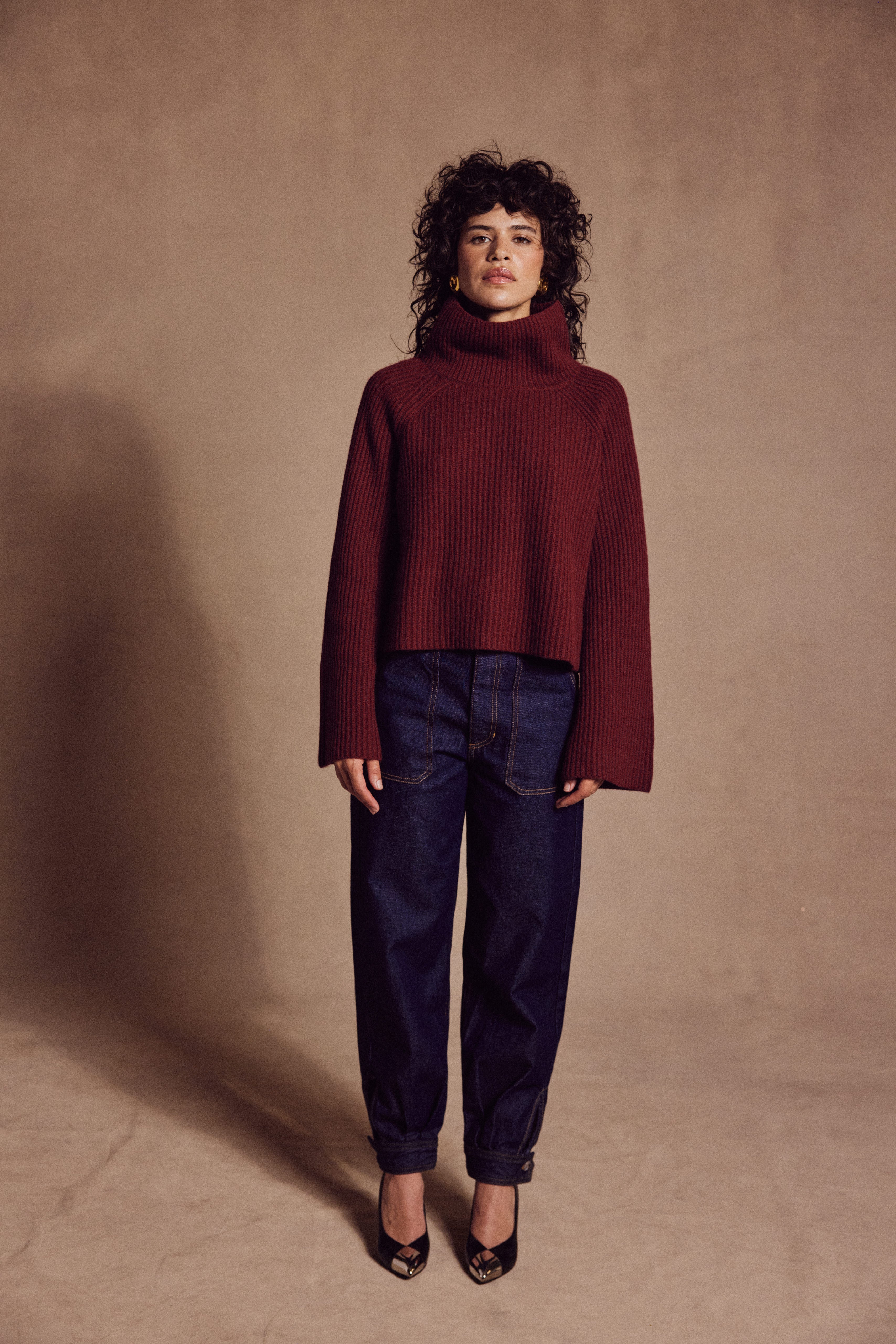 THE CAITLIN SWEATER in bordeaux